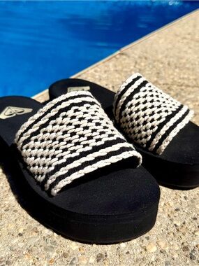 Roxy Black & White Woven Slide Sandals